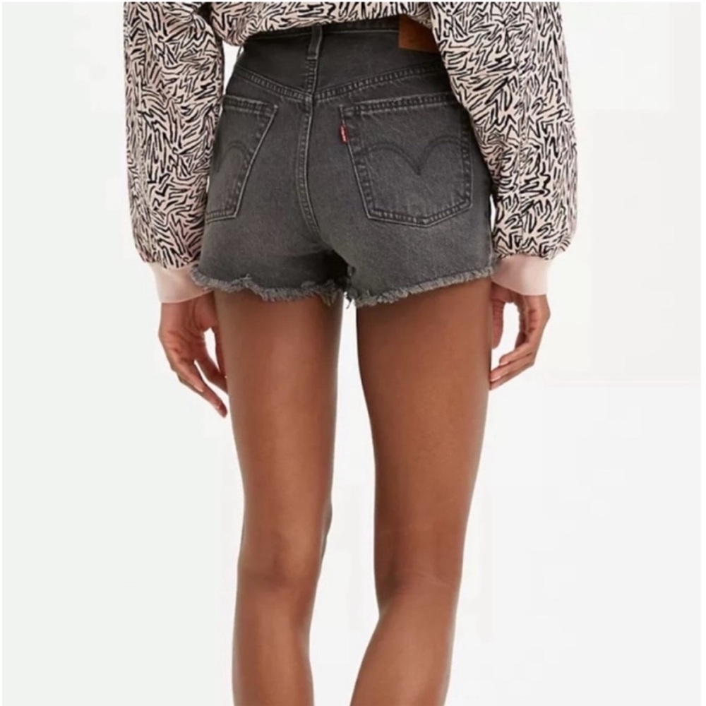 Levi’s 501 Jean Shorts - Picture 12 of 13